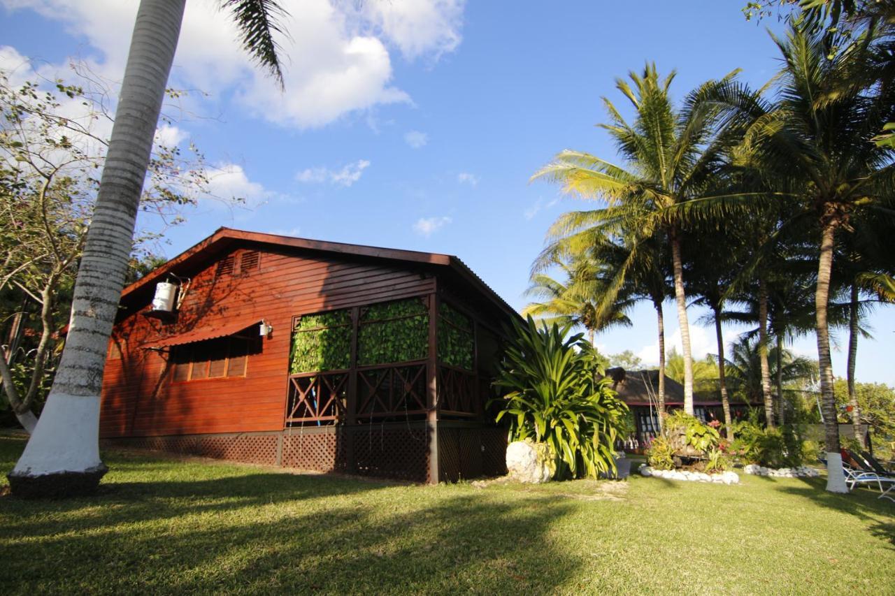 Coras Place Bacalar Lagoon Front Exteriör bild