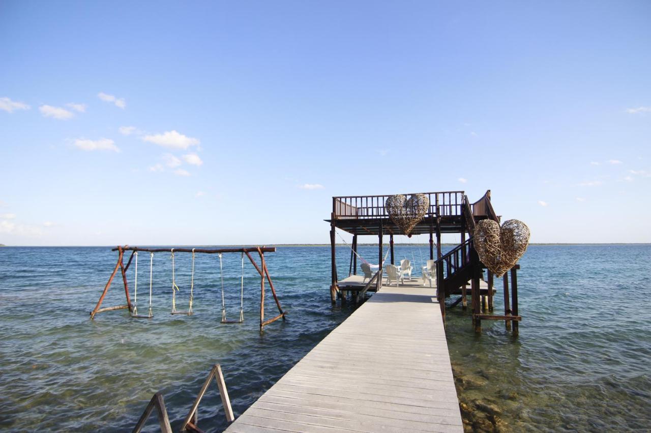 Coras Place Bacalar Lagoon Front Exteriör bild