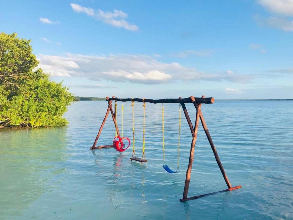 Coras Place Bacalar Lagoon Front Exteriör bild