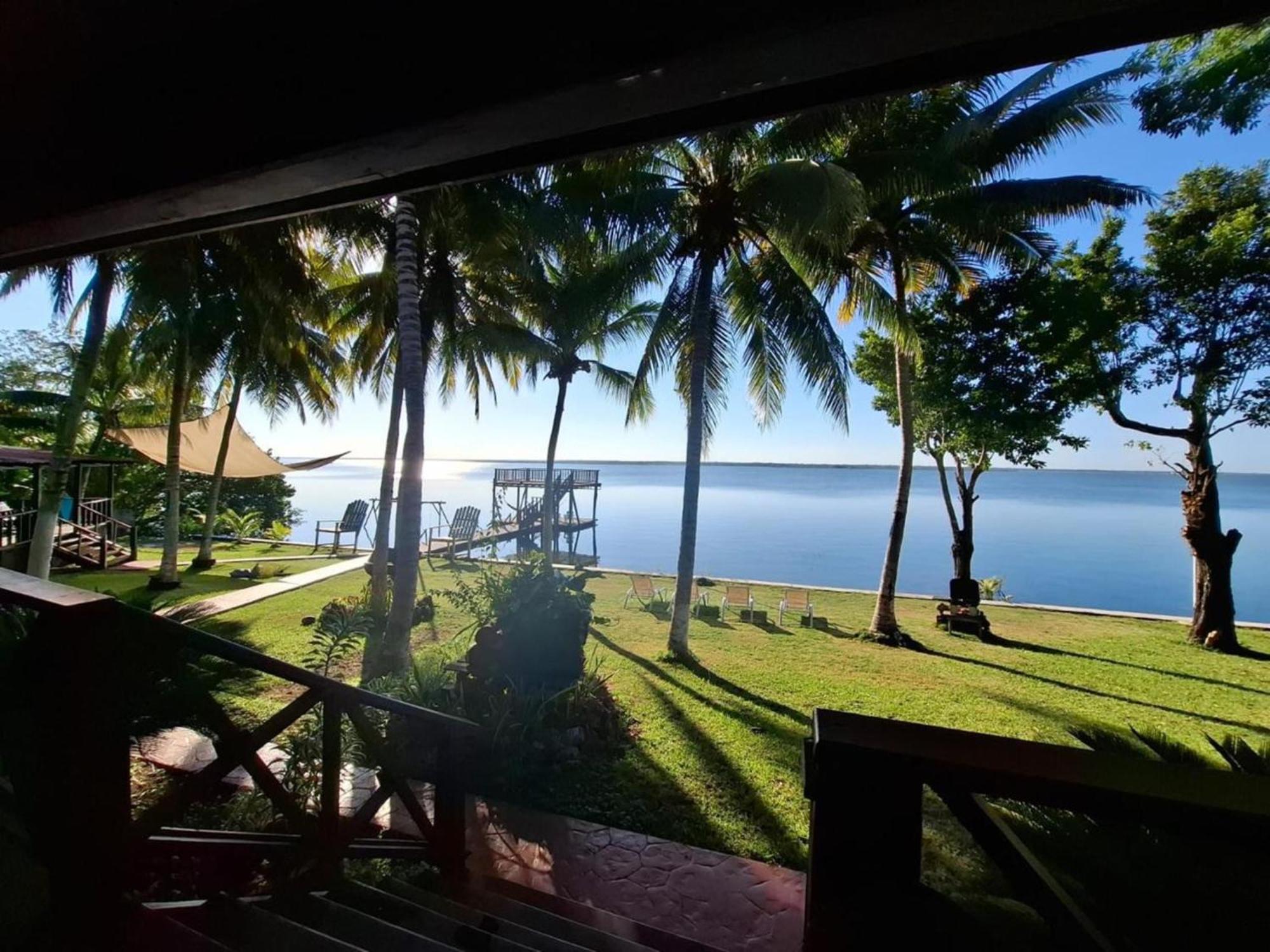 Coras Place Bacalar Lagoon Front Exteriör bild