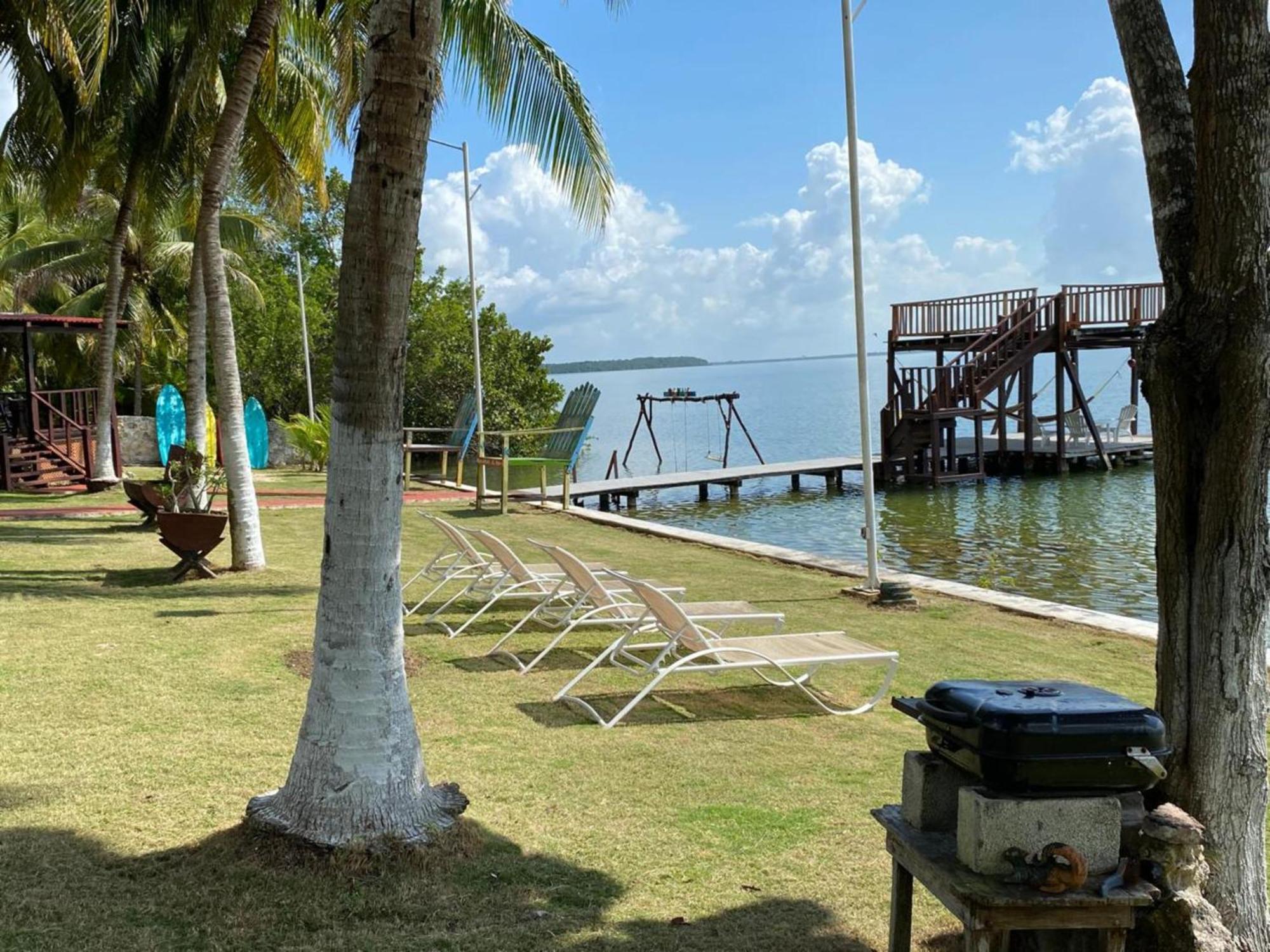 Coras Place Bacalar Lagoon Front Exteriör bild