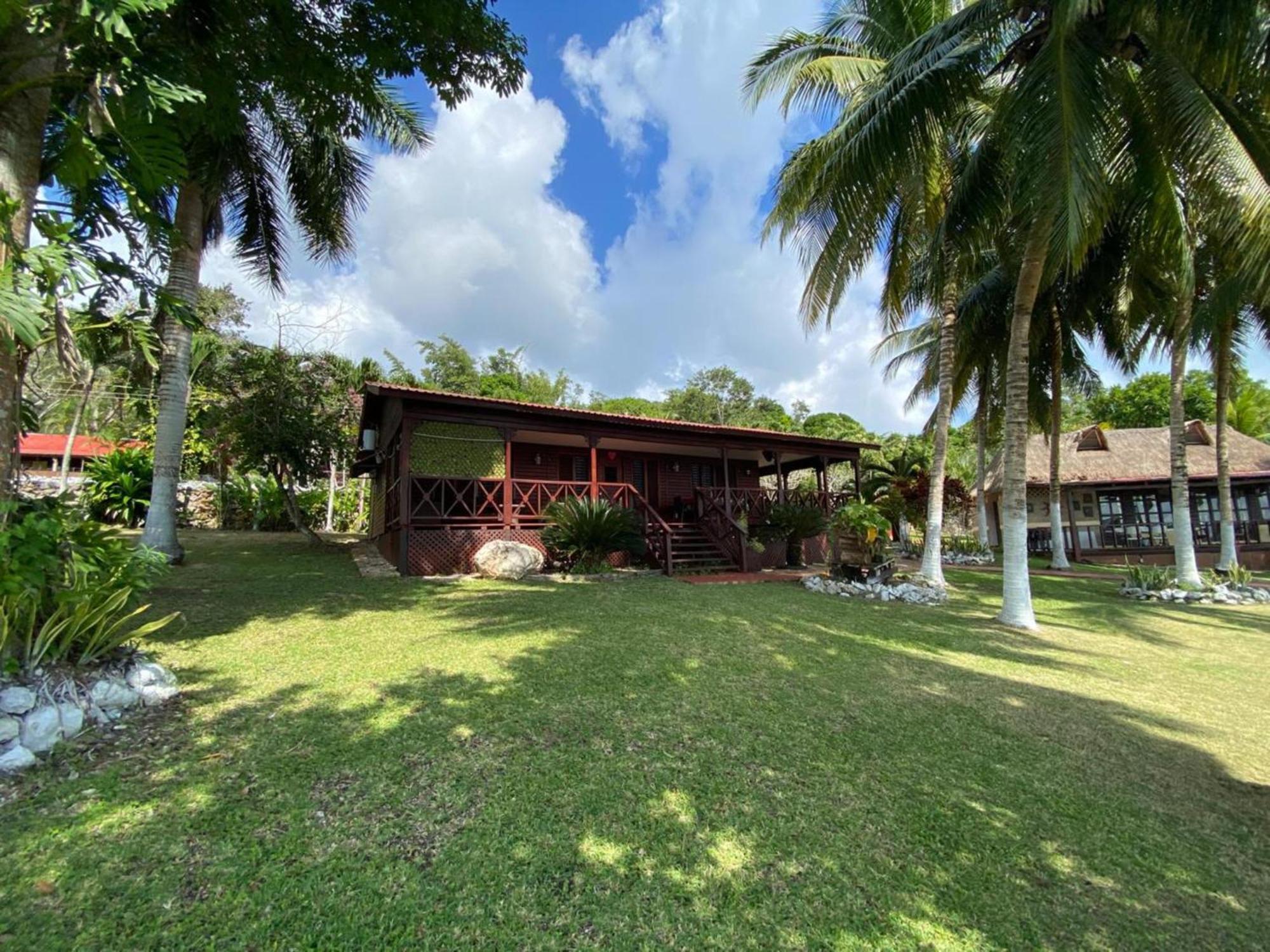 Coras Place Bacalar Lagoon Front Exteriör bild