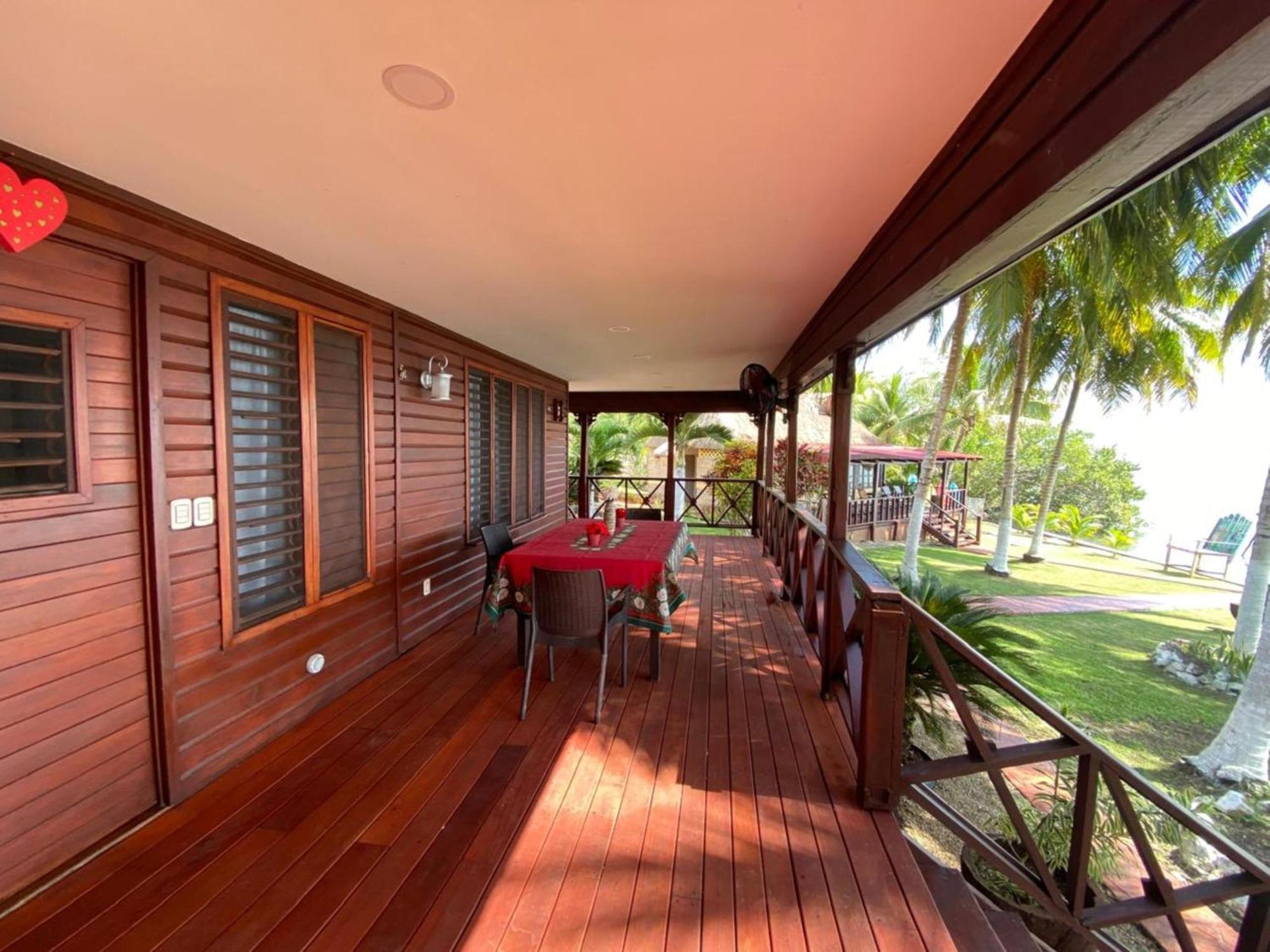 Coras Place Bacalar Lagoon Front Rum bild