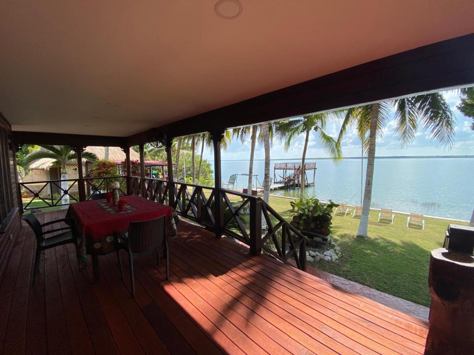 Coras Place Bacalar Lagoon Front Rum bild
