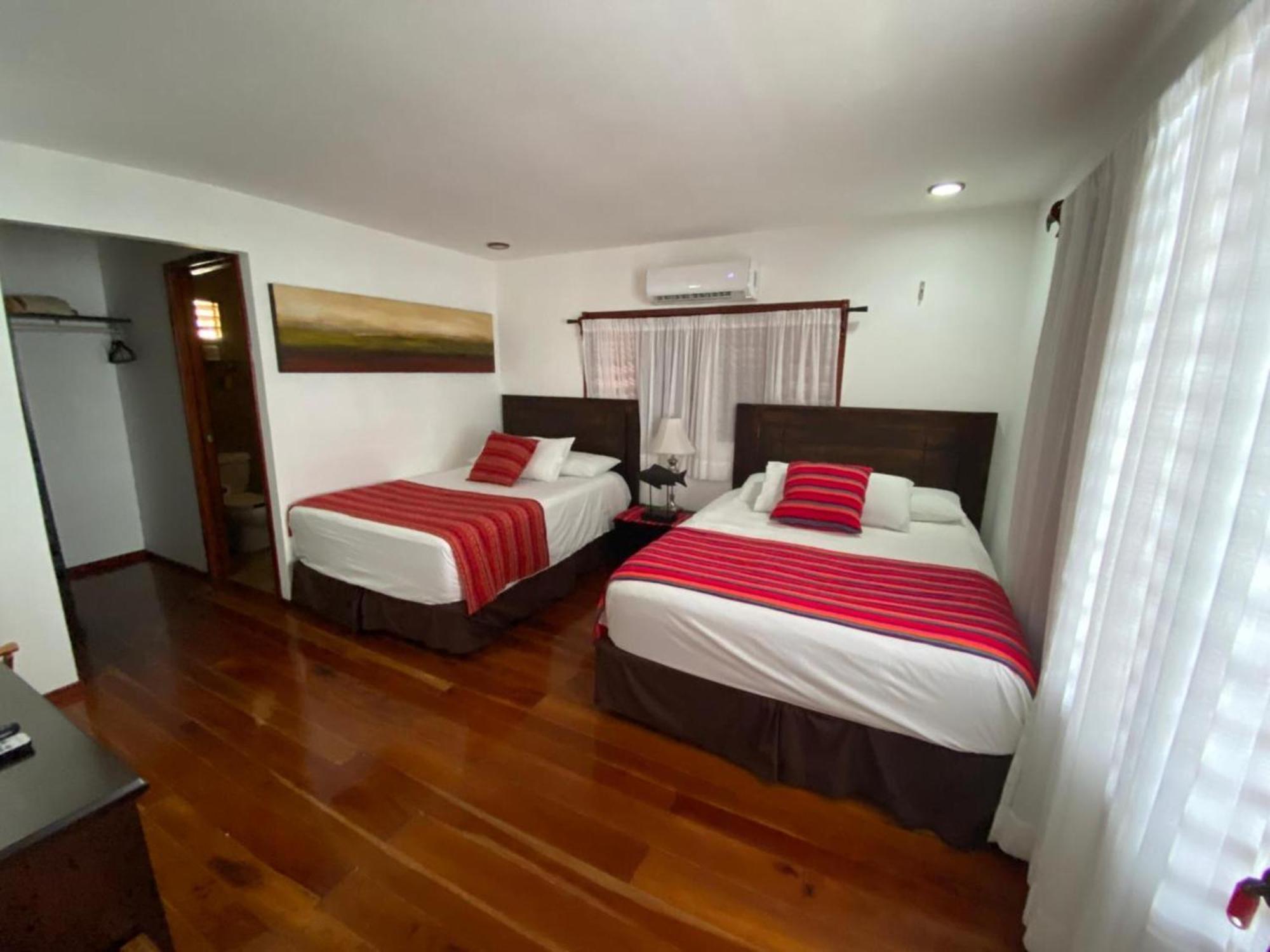 Coras Place Bacalar Lagoon Front Rum bild