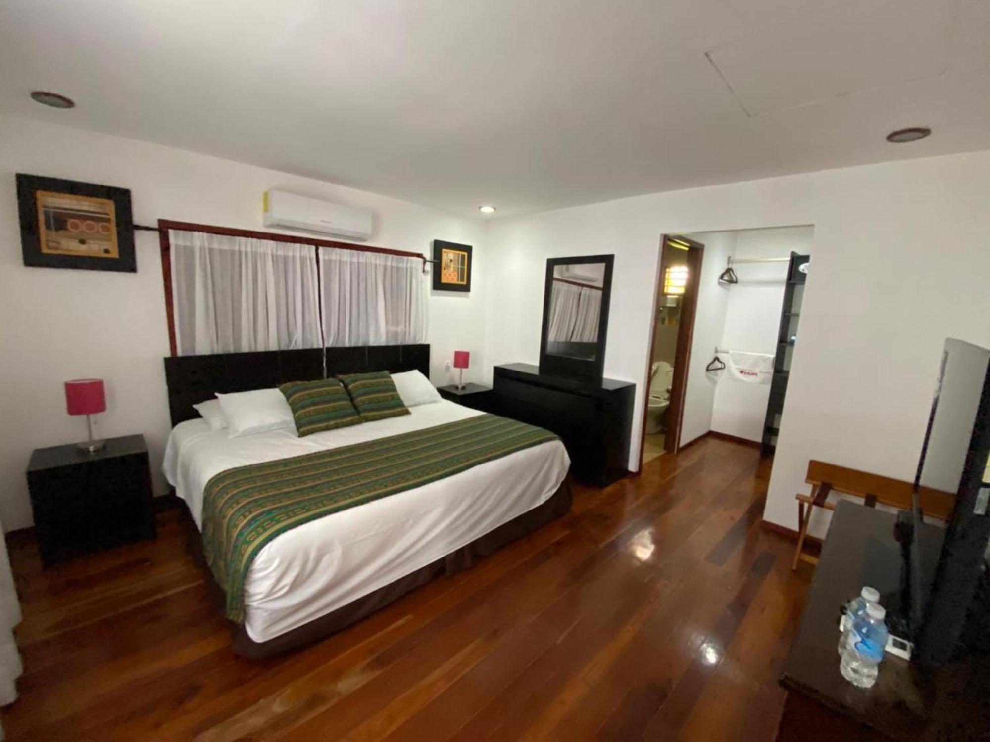 Coras Place Bacalar Lagoon Front Rum bild