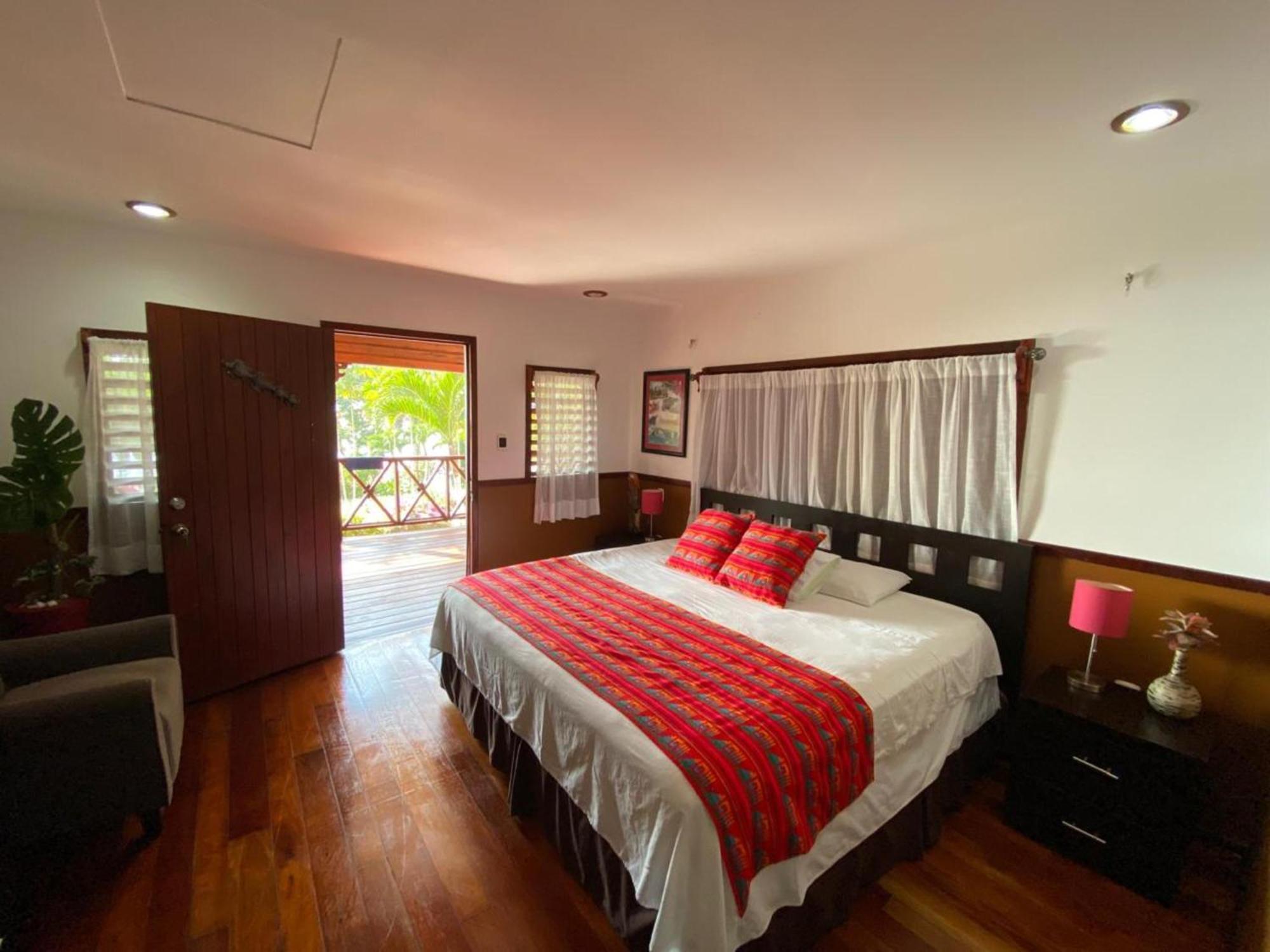 Coras Place Bacalar Lagoon Front Rum bild