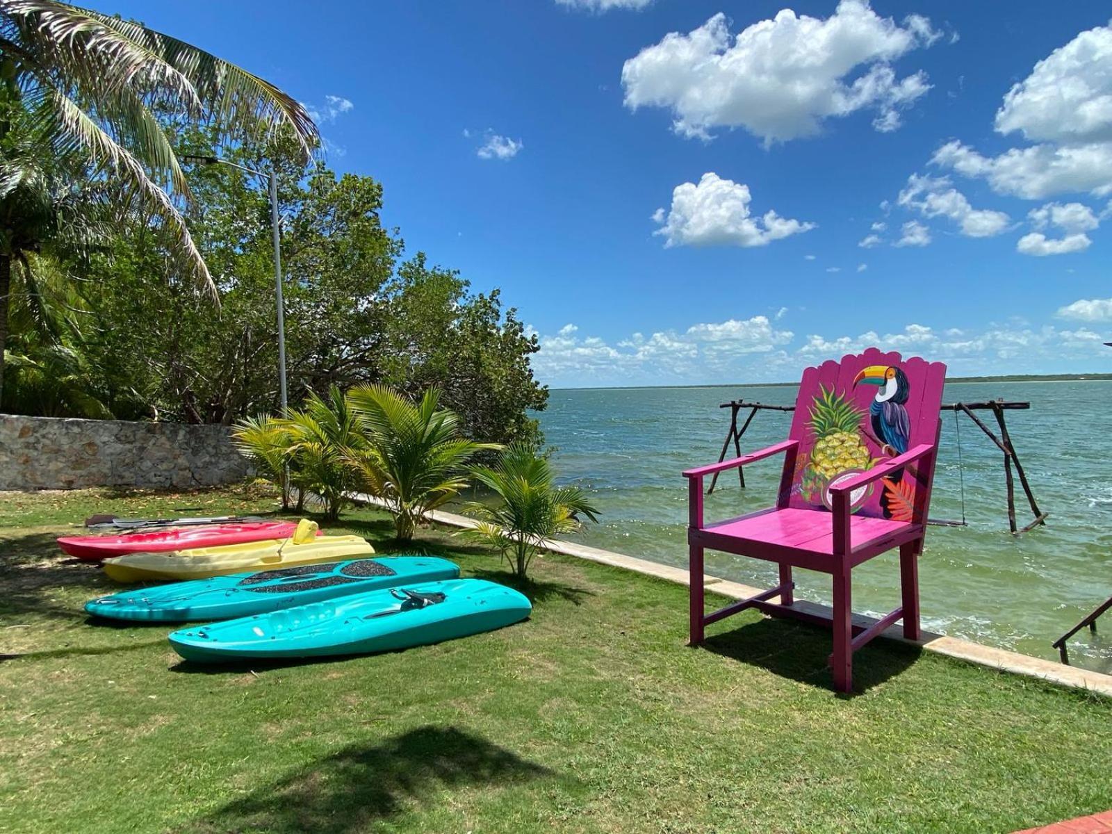 Coras Place Bacalar Lagoon Front Exteriör bild